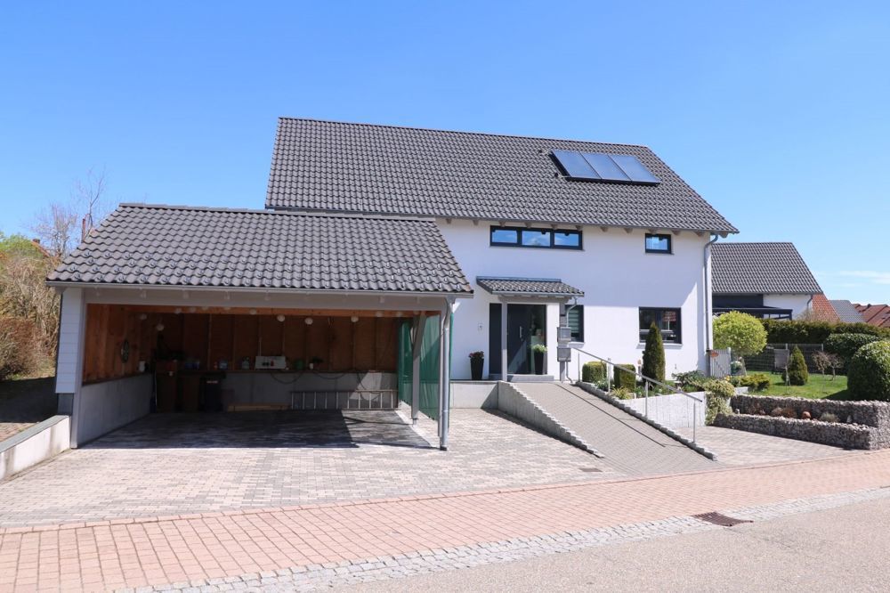 18 Immobilienangebot - Loßburg - Alle - Gepflegtes Einfamilienhaus mit Einliegerwohnung
in bevorzugter Lage von Loßburg