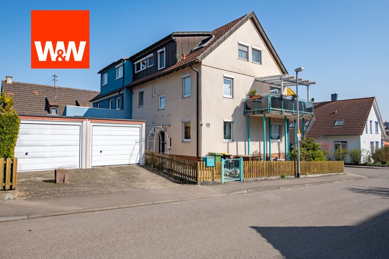 Immobilienangebot - Korntal-Münchingen / Korntal - Alle - Großzügige 2-Familien-Doppelhaushälfte in begehrter Wohnlage von Korntal