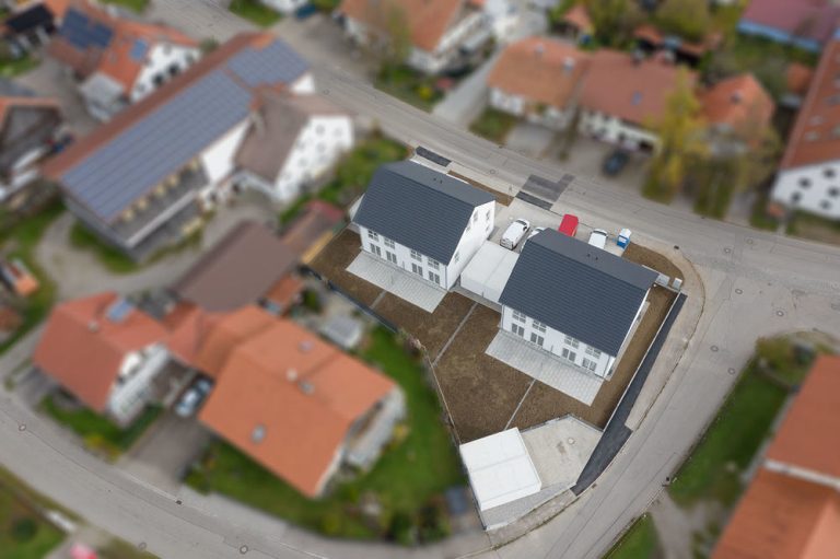 Immobilienangebot - Denklingen - Alle - Kurzfristig verfügbar:
Hochwertige Neubau-DHH * 2 Garagen * Süd-West-Garten * Wärmepumpe