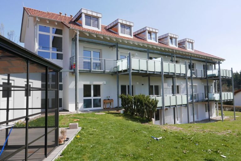 Immobilienangebot - Loßburg - Alle - Moderne und komplett neu ausgebaute 
3-Zimmer-Wohnung in toller Aussichtslage am Loßburger Ortsrand