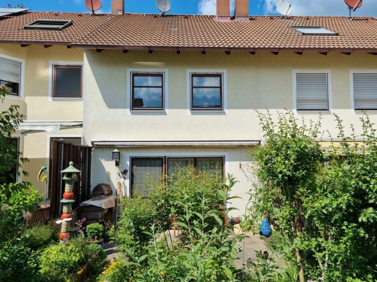 Immobilienangebot - Fürth - Alle - ***Reihenmittelhaus * ca. 102 m² Wohnfläche * ca. 40 m² Ausbaureserve * Garten * Garage * Fürth-Vach