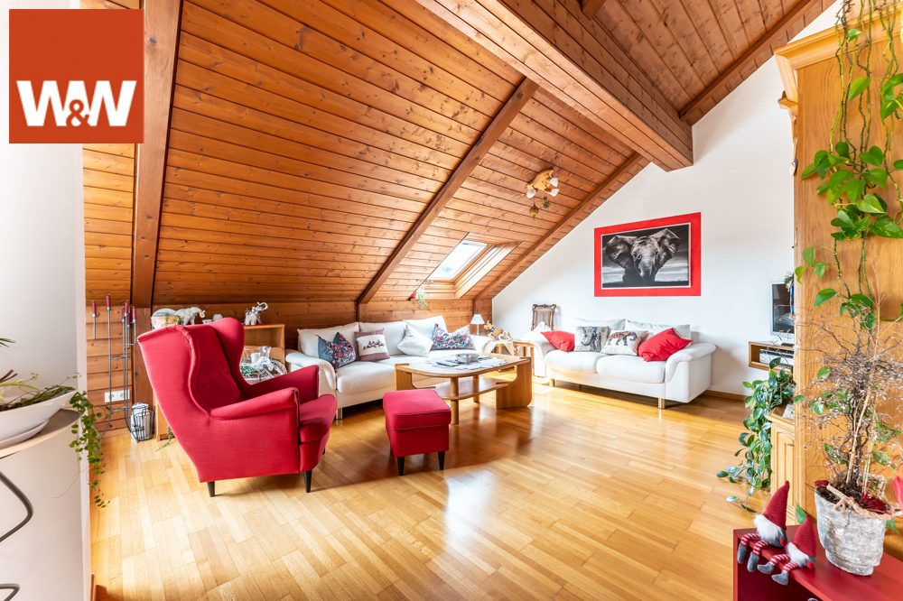 Immobilienangebot - Waldshut-Tiengen - Alle - Perfekte Lage mit Ausblick in liebevoller Dachgeschosswohnung in Tiengen