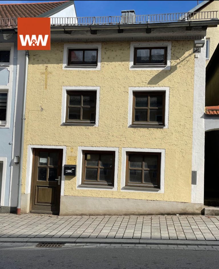Immobilienangebot - Vilshofen - Alle - OBERE VORSTADT: Jahresendschnapper für Kurzentschlossene - Stadthaus mit Potential