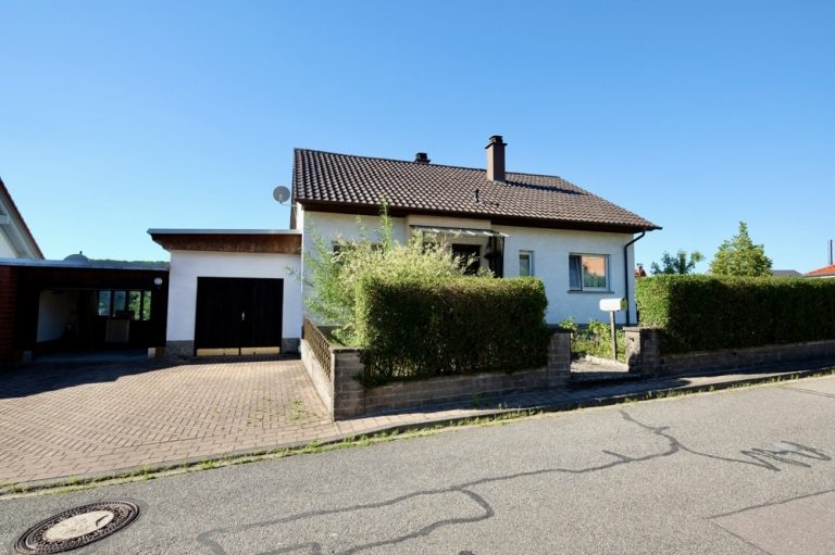 Immobilienangebot - Waibstadt / Daisbach - Alle - Sanierungsbedürftiges Einfamilienhaus mit Einliegerwohnung auf schönem Eckgrundstück in Daisbach