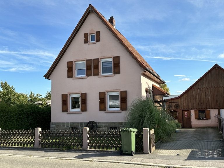 Immobilienangebot - Neidenstein - Alle - Gepflegtes Einfamilienhaus mit Dachterrasse, Garten und Hof in Neidenstein