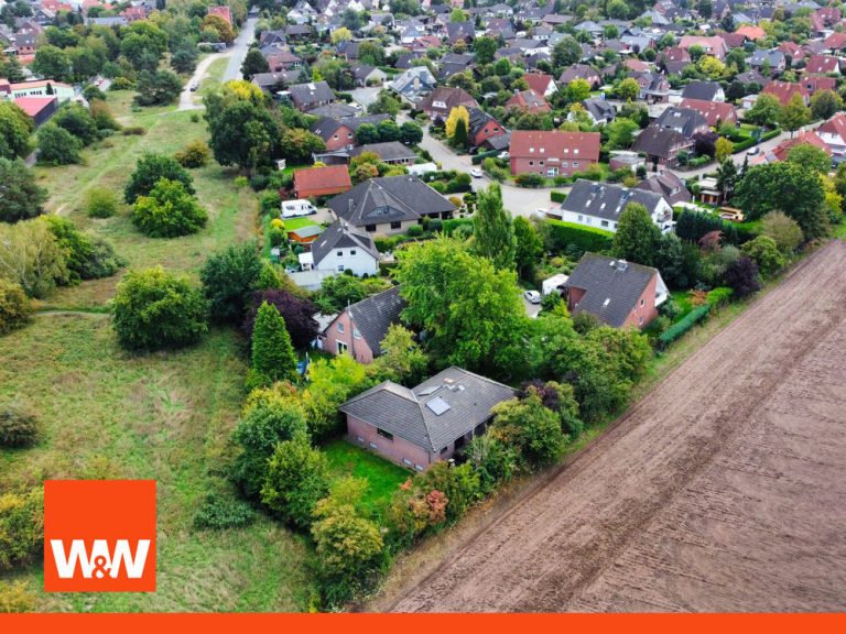 Immobilienangebot - Nienhagen - Alle - Nienhagen: Großer Bungalow mit viel Potenzial in Feldrandlage