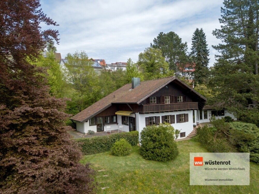 Immobilienangebot - Altensteig - Alle - Repräsentatives Einfamilienhaus 
mit Büro-/ Praxisräumen in 
unverbaubarer Topaussichtslage