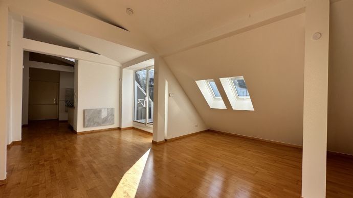 Immobilienangebot - München - Alle - Rarität in Traumlage: 
Helle, absolut besondere Wohnung mit Dachterrasse im grünen Hof