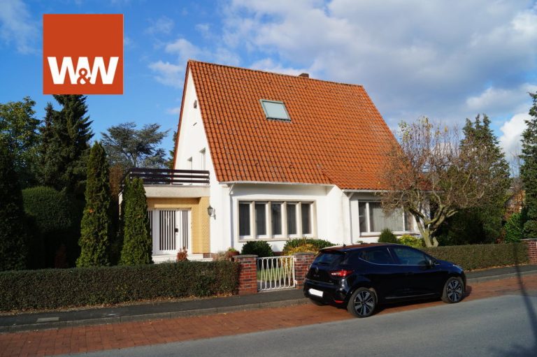 Immobilienangebot - Beckum / Neubeckum - Alle - Schönes Einfamilienhaus mit viel Charme und viel Platz für die Familie in guter Wohnlage!