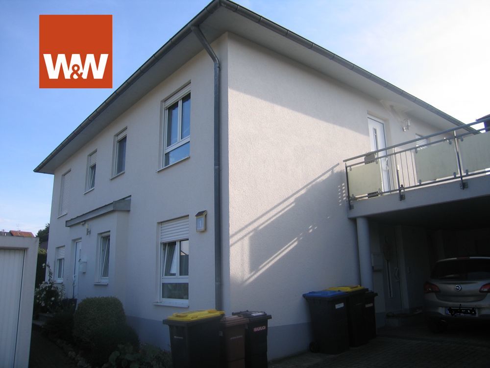 Immobilienangebot - Günzburg - Alle - 3 - Zimmer Eigentumswohnung mit Dachterrasse, Carport und Stellplatz in Günzburg