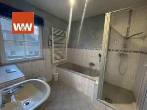 Immobilienangebot - Regen - Alle - Hier lässt es sich wohnen: Schmuckes Zweifamilienhaus mit ausgebautem DG in zentrumsnaher Lage