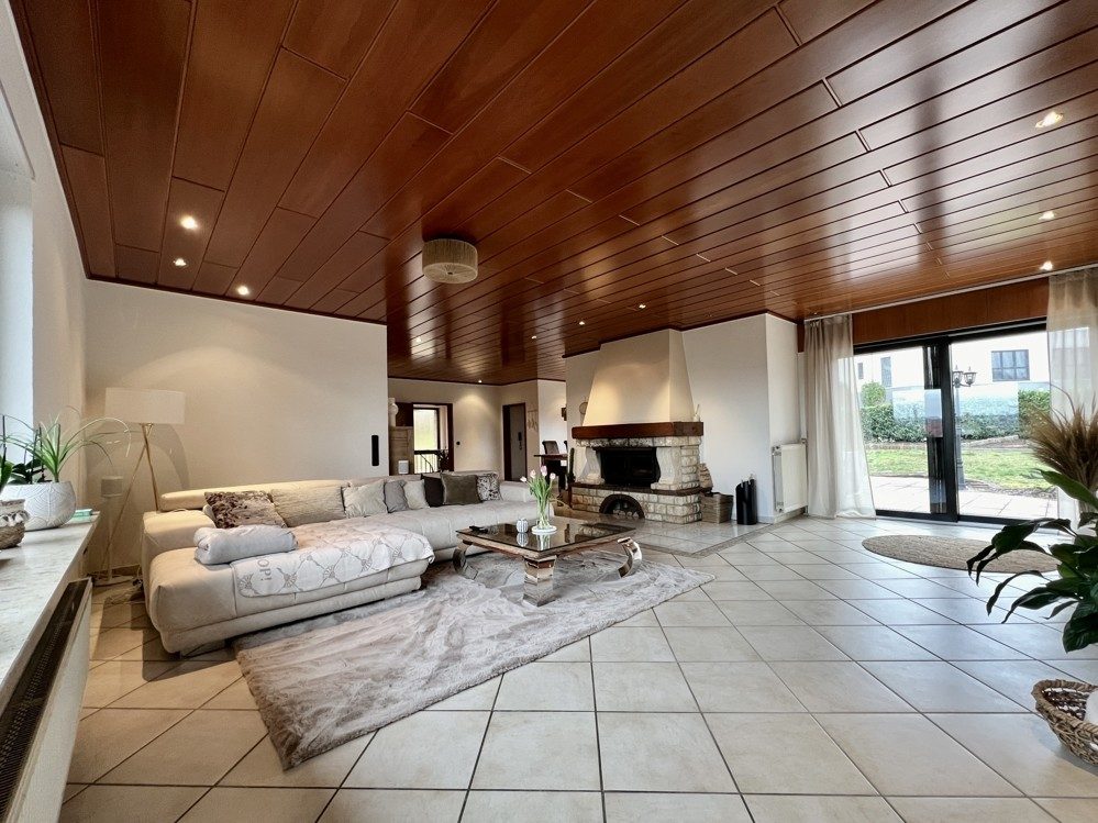 Immobilienangebot - Rettigheim - Alle - Gepflegtes Einfamilienhaus auf sonnigem Eckgrundstück mit Einliegerwohnung und großer Garage.
