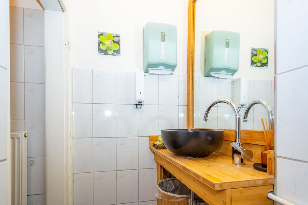 Immobilienangebot - Berlin / Charlottenburg - Alle - Kudamm-Seitenstraße! Attraktives Ladengeschäft als sichere Kapitalanlage oder auch Selbstnutzung