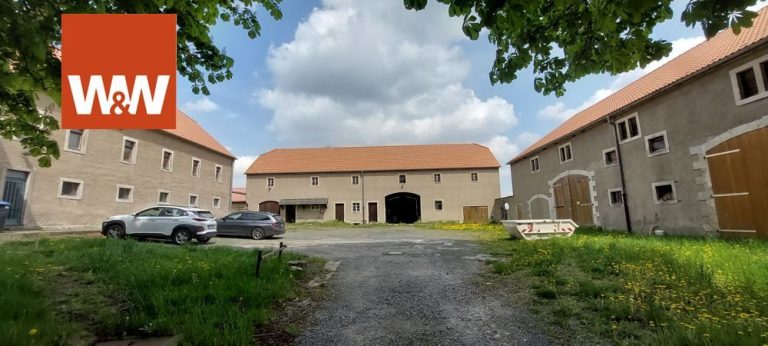 Immobilienangebot - Pirna - Alle - Am Tor zur Sächsischen Schweiz- ein großer Dreiseitenhof mit zwei Wohnungen, Stall und zwei Scheunen