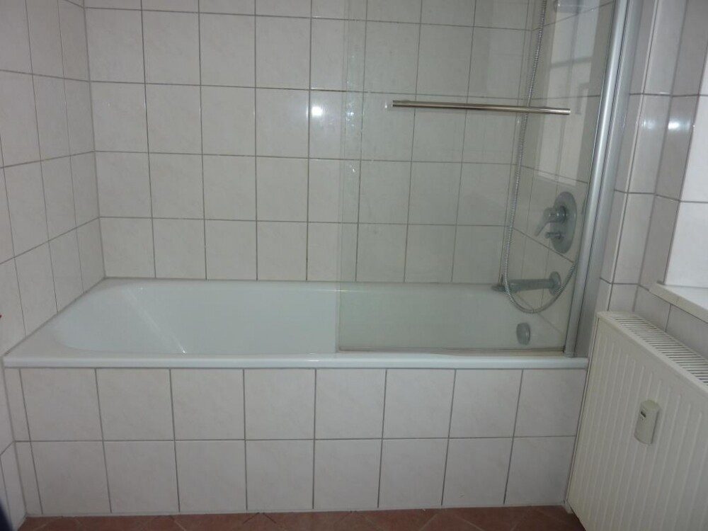 Immobilienangebot - Freudenstadt - Alle - Helle und großzügige 3-Zi.-Wohnung im 2. OG im Zentrum von FDS, Bezug sofort möglich.