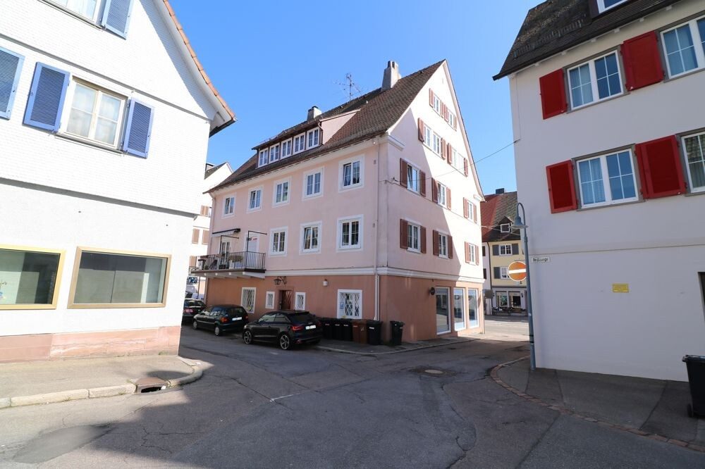 Immobilienangebot - Freudenstadt - Alle - Helle und großzügige 3-Zi.-Wohnung im 2. OG im Zentrum von FDS, Bezug sofort möglich.