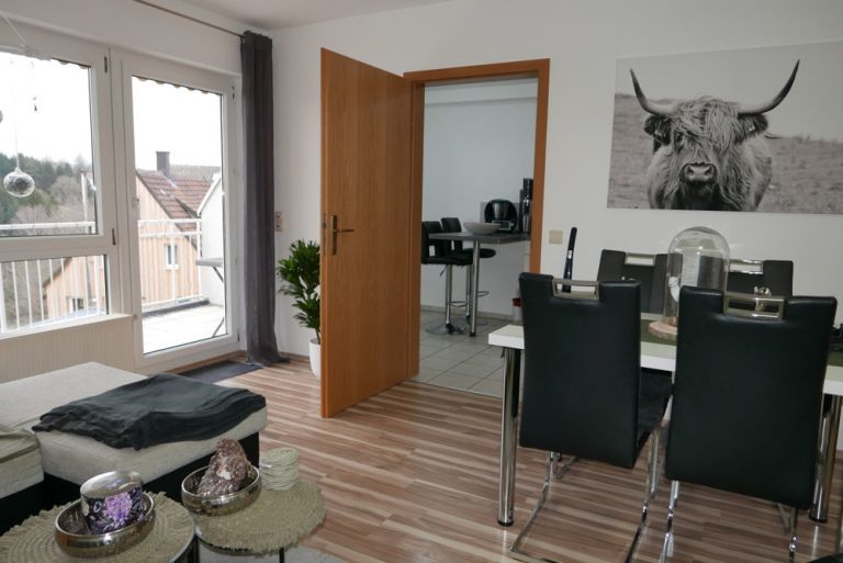 Immobilienangebot - Dornstetten - Alle - Sonnige 3-Zimmer-Eigentumswohnung im Zentrum von Dornstetten
