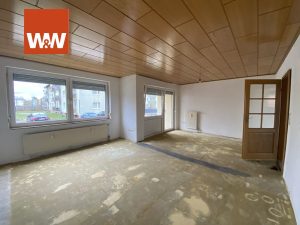 Immobilienangebot - Helmstedt - Alle - Schöne 4-Zi.-Wohnung mit Balkon und PKW-Stellplatz in zentraler und ruhiger Lage, sofort frei!