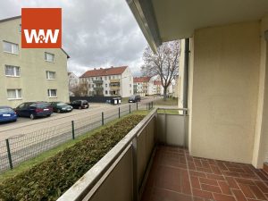 Immobilienangebot - Helmstedt - Alle - Schöne 4-Zi.-Wohnung mit Balkon und PKW-Stellplatz in zentraler und ruhiger Lage, sofort frei!