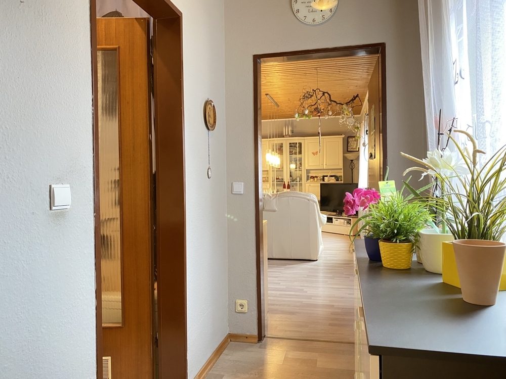 Immobilienangebot - Ludwigshafen am Rhein / Oggersheim - Alle - Das idealgroße und durchdacht aufgeteilte Ein- Zweifamilienhaus (DHH)  in Ludwigshafen Oggersheim.