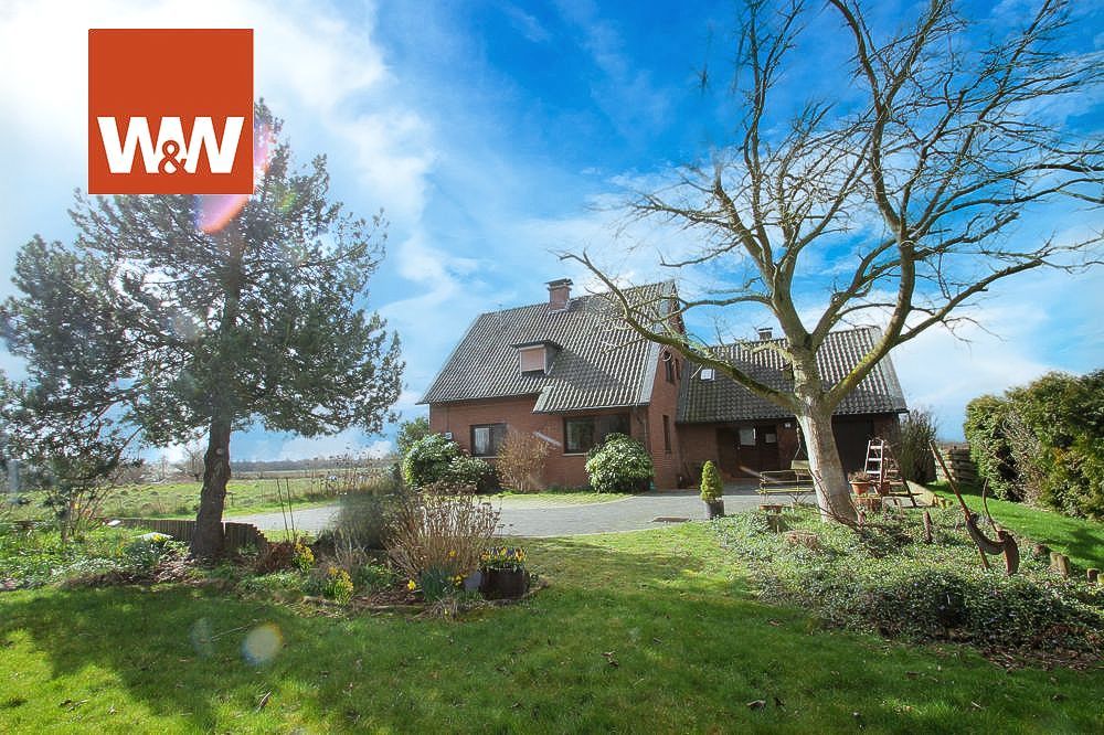 Immobilienangebot - Krefeld - Alle - Gepflegtes Zweifamilienhaus mit großem Grundstück am Rande von Fischeln