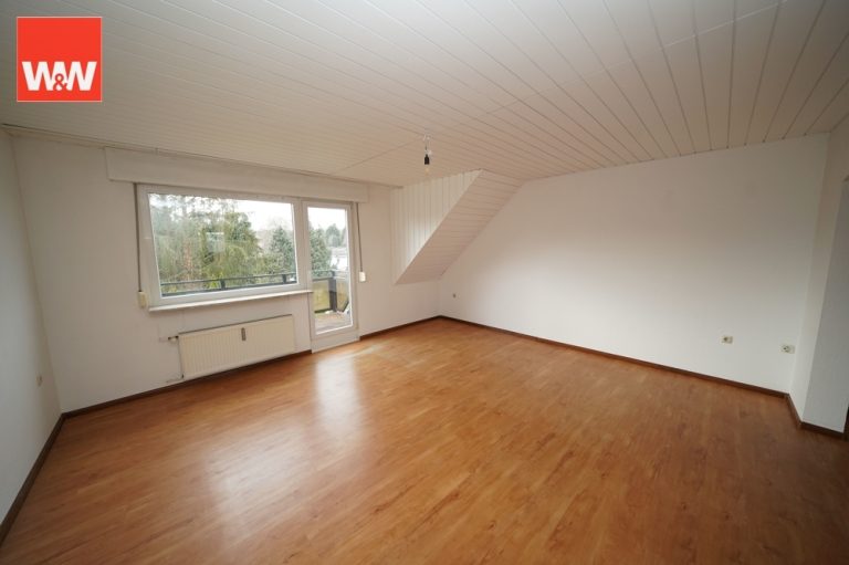 Immobilienangebot - Hürth - Alle - Hier lässt es sich leben! Helle Dachgeschosswohnung mit 3 Zimmern und Balkon in Hürth-Gleuel