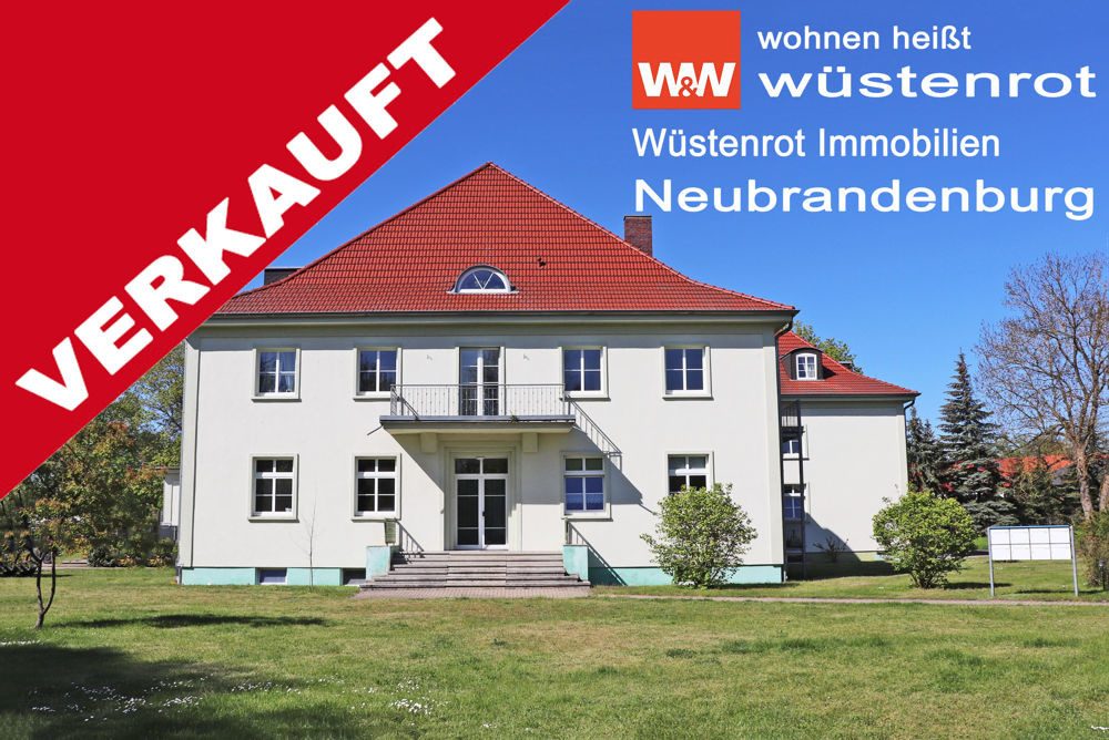 Immobilienangebot - Neustrelitz - Alle - GROSSE WOHNUNG MIT BALKON IN HERRLICHER LAGE AM SCHLOSSGARTEN UND FAST AM HAFEN
