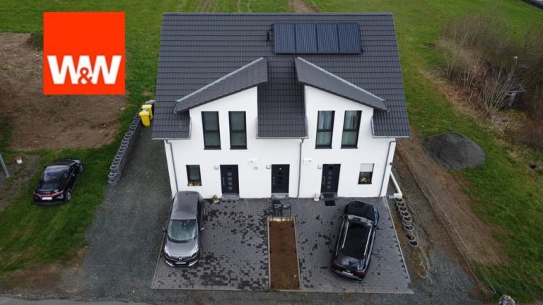 Immobilienangebot - Bad Laasphe / Niederlaasphe - Alle - Attraktives Doppelhaus mit großem Grundstück und Ortsrandlage
