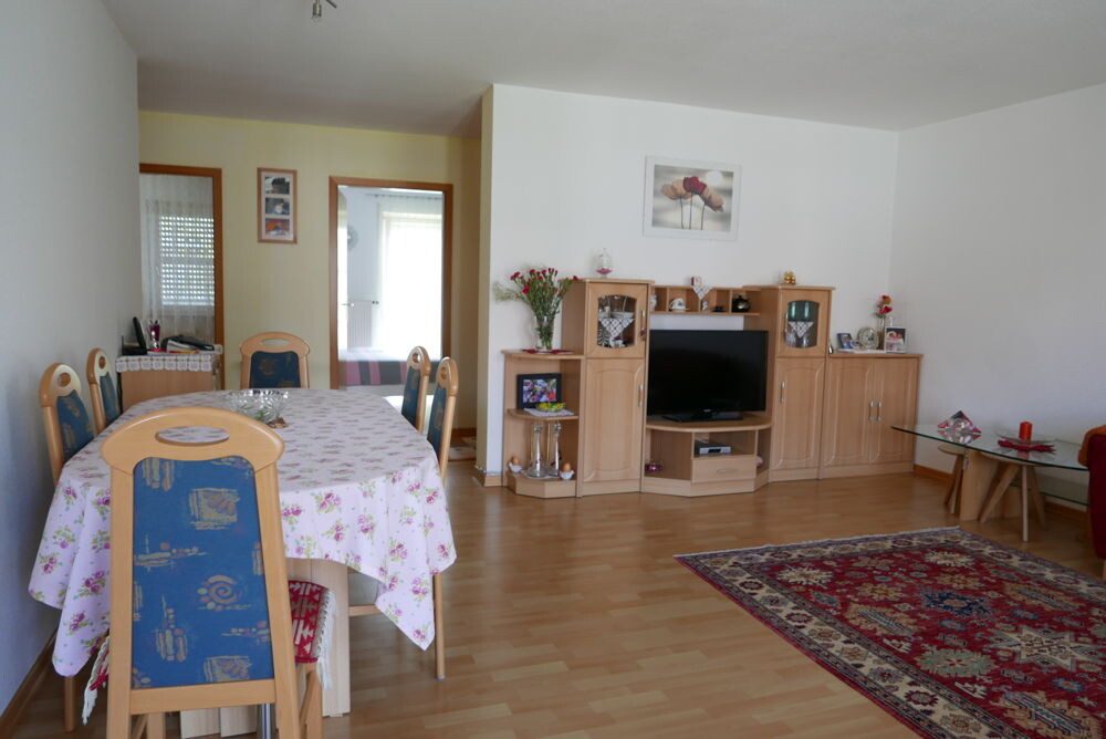 Immobilienangebot - Herrenberg - Alle - Gepflegte und helle 3-Zimmer-Wohnung in ruhiger und zentraler Lage von Herrenberg-Gültstein