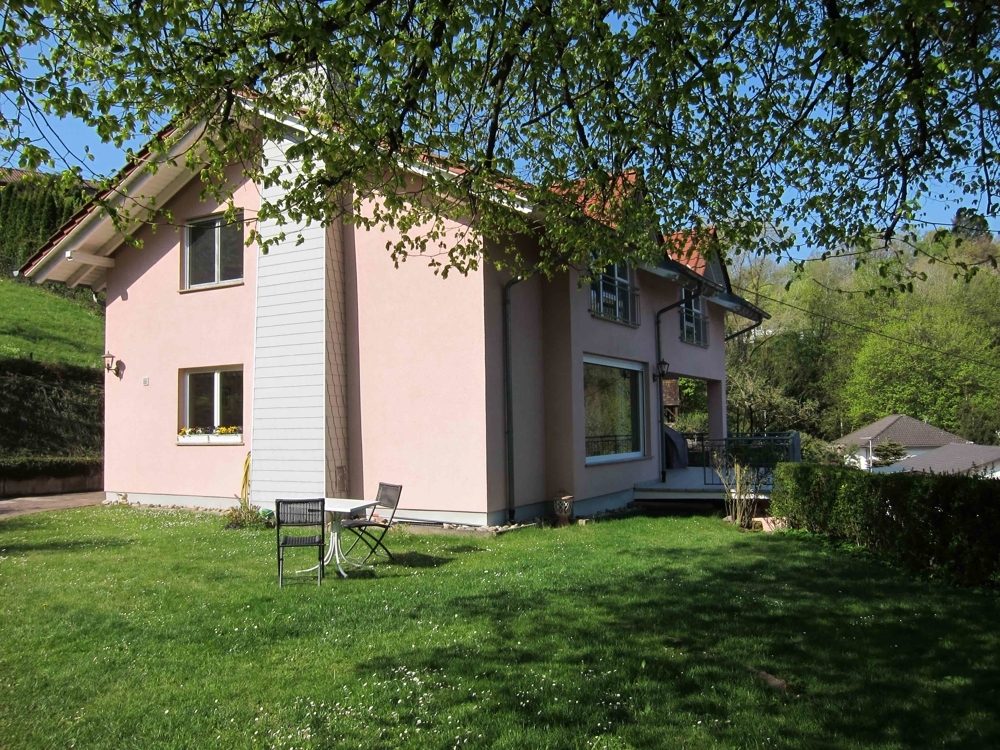 Immobilienangebot - Waldbrunn / Waldkatzenbach - Alle - Wohnen,wo Menschen Urlaub machen!
Tolles Einfamilienhaus im Waldbrunn/Waldkatzenbach!