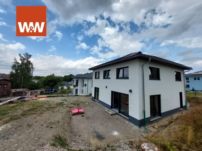 Immobilienangebot - Auerbach/Vogtland - Alle - Haus und Finanzierung übernehmen - Moderne Stadtvilla zum sofortigen Bezug