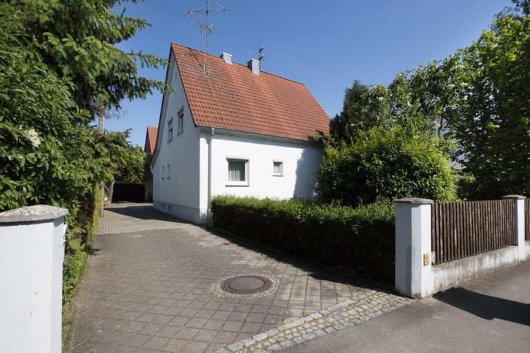 Immobilienangebot - Königsbrunn - Alle - Handwerkerprojekt in familienfreundlicher Lage