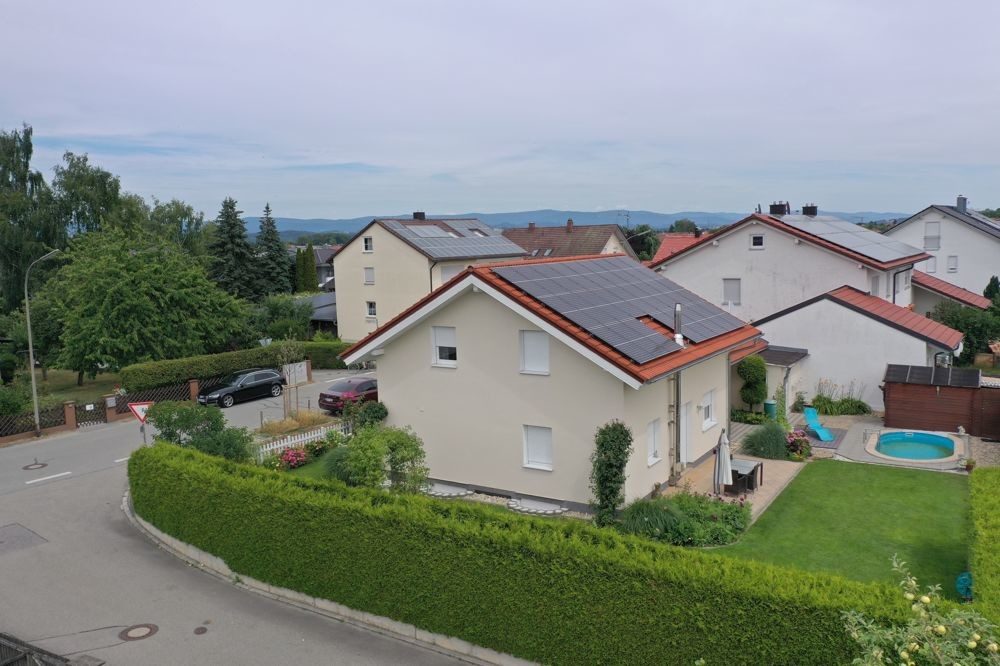 Immobilienangebot - Parkstetten - Alle - IHR TRAUM VOM EIGENHEIM –  Gepflegtes Einfamilienhaus mit PV-Anlage und Doppelgarage in Parkstetten