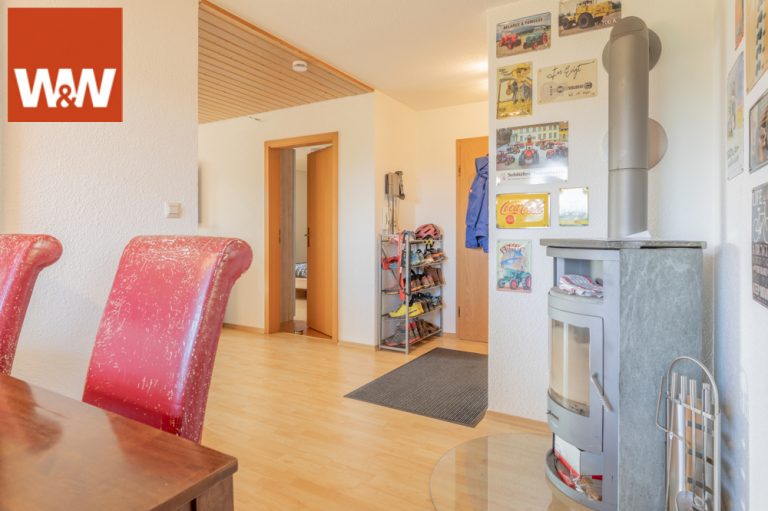 Immobilienangebot - Dettighofen - Alle - 3,5-Zimmer-Wohnung mit Extra-Flair, großer Dachterrasse, Traumblick und Zimmer mit separatem Ausgang