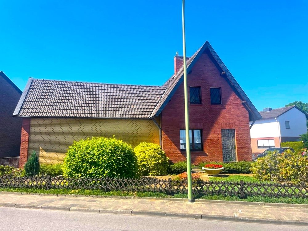 Immobilienangebot - Düren / Gürzenich - Alle - RESERVIERT: Sehr gepflegtes Einfamilienhaus mit Sonnengarten, Garage und Ausbaupotenzial in beliebter Wohnlage.