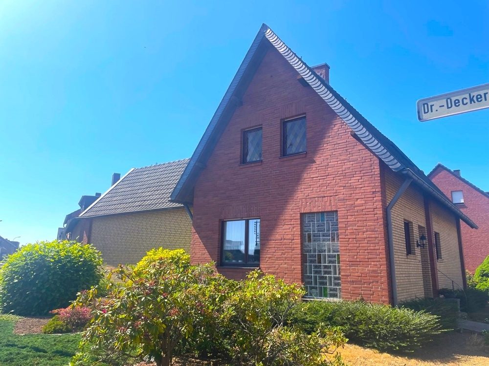 Immobilienangebot - Düren / Gürzenich - Alle - RESERVIERT: Sehr gepflegtes Einfamilienhaus mit Sonnengarten, Garage und Ausbaupotenzial in beliebter Wohnlage.