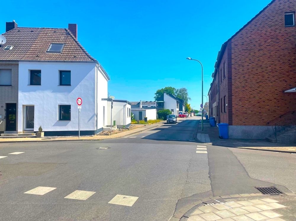 Immobilienangebot - Düren / Gürzenich - Alle - RESERVIERT: Sehr gepflegtes Einfamilienhaus mit Sonnengarten, Garage und Ausbaupotenzial in beliebter Wohnlage.
