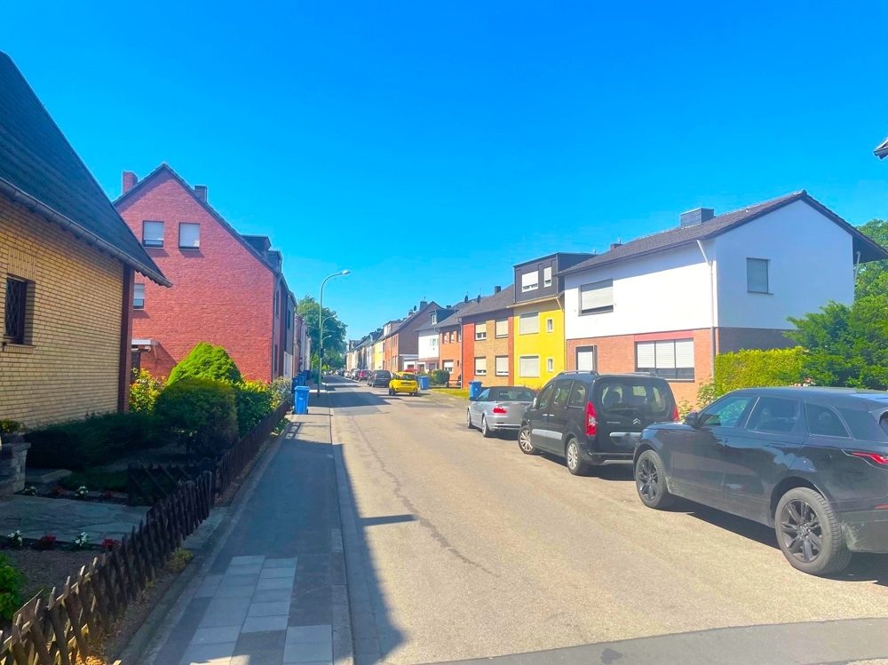 Immobilienangebot - Düren / Gürzenich - Alle - RESERVIERT: Sehr gepflegtes Einfamilienhaus mit Sonnengarten, Garage und Ausbaupotenzial in beliebter Wohnlage.