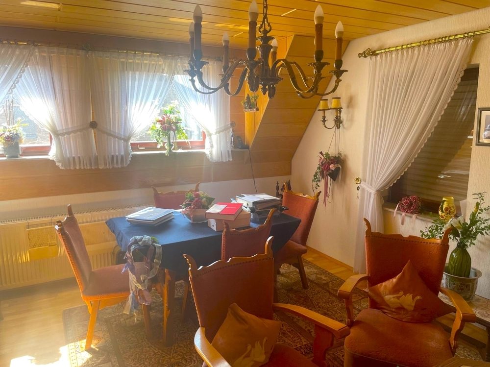 Immobilienangebot - Düren / Gürzenich - Alle - RESERVIERT: Sehr gepflegtes Einfamilienhaus mit Sonnengarten, Garage und Ausbaupotenzial in beliebter Wohnlage.