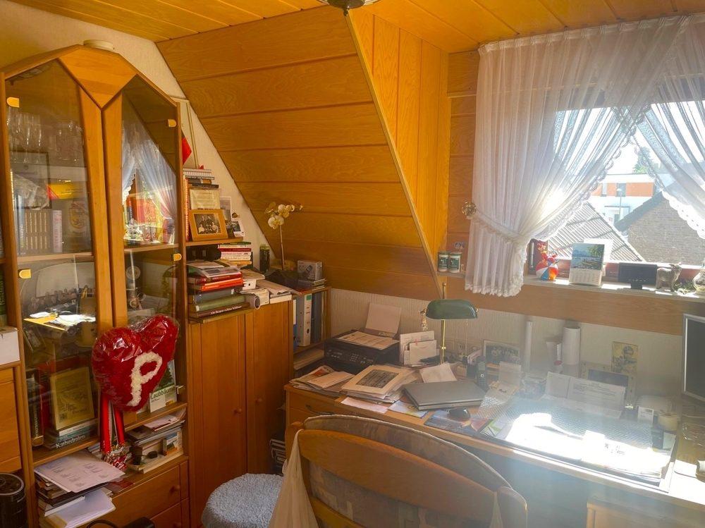 Immobilienangebot - Düren / Gürzenich - Alle - RESERVIERT: Sehr gepflegtes Einfamilienhaus mit Sonnengarten, Garage und Ausbaupotenzial in beliebter Wohnlage.