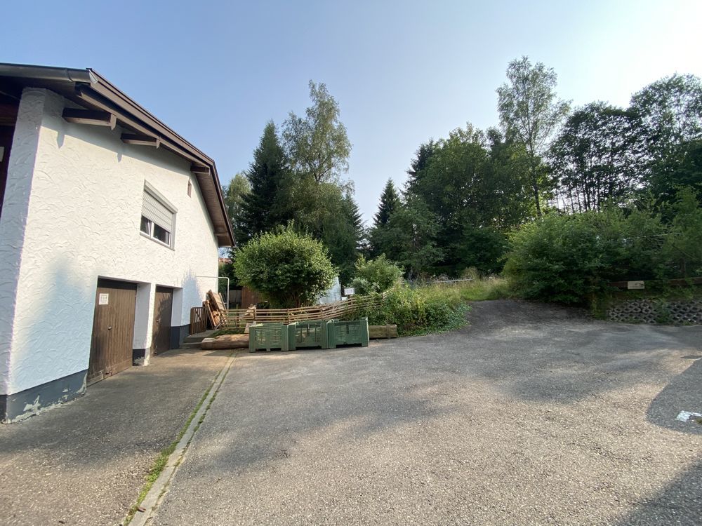 Immobilienangebot - Buchenberg / Ahegg - Alle - Historisches, renovierungsbedürftiges 3 Familienhaus mit zusätzlichem Baugrundstück.