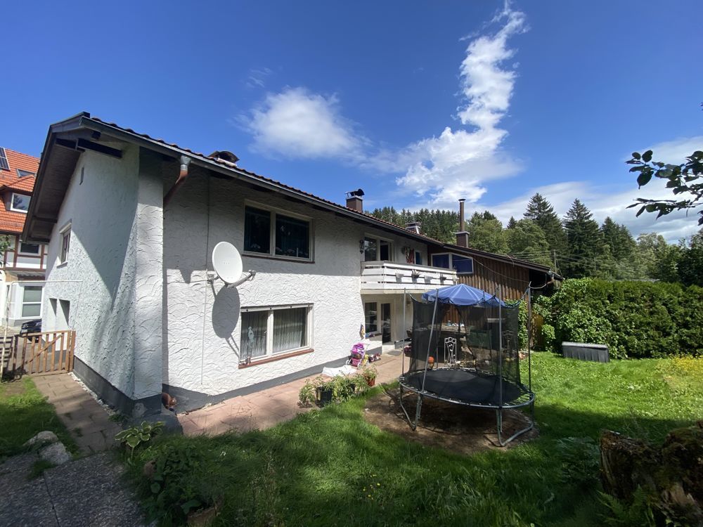 Immobilienangebot - Buchenberg / Ahegg - Alle - Historisches, renovierungsbedürftiges 3 Familienhaus mit zusätzlichem Baugrundstück.
