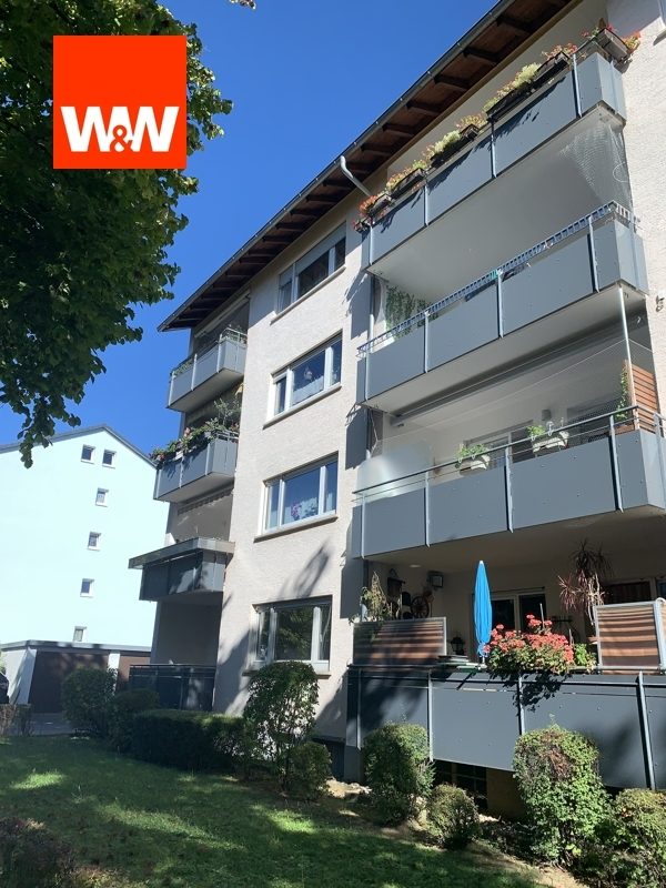 Immobilienangebot - Kornwestheim - Alle - Renovierung notwendig: 3-Zimmer-Hochparterre-Whg mit 2 Balkonen: Ab sofort verfügbar!