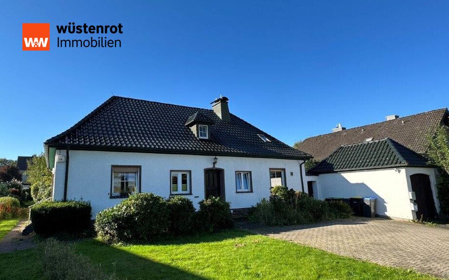 Immobilienangebot - Lemgo-Brake - Alle - Großzügiges charmantes Einfamilienhaus
im Stil der 50er Jahre