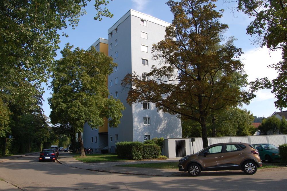 Immobilienangebot - Landshut - Alle - WOHNEN MIT WEITBLICK: MODERNISIERTE, 3-ZI.-ETW MIT SÜDBALKON IN ZENTRAL GELEGENER LAGE IN LANDSHUT