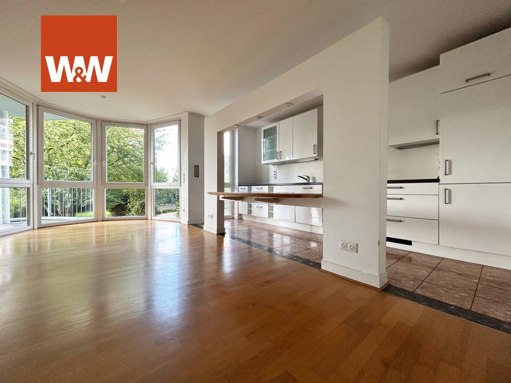 Immobilienangebot - Düsseldorf / Flehe - Alle - Besondere Wohnung. TOP-Ausstattung.
4 herrliche Zimmer. 143 m² auf 2 Ebenen.
Absoluter Best-Preis.