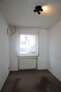 Immobilienangebot - Flörsheim-Dalsheim - Alle - Bungalow mit Gewerbefläche in Flörsheim Dalsheim