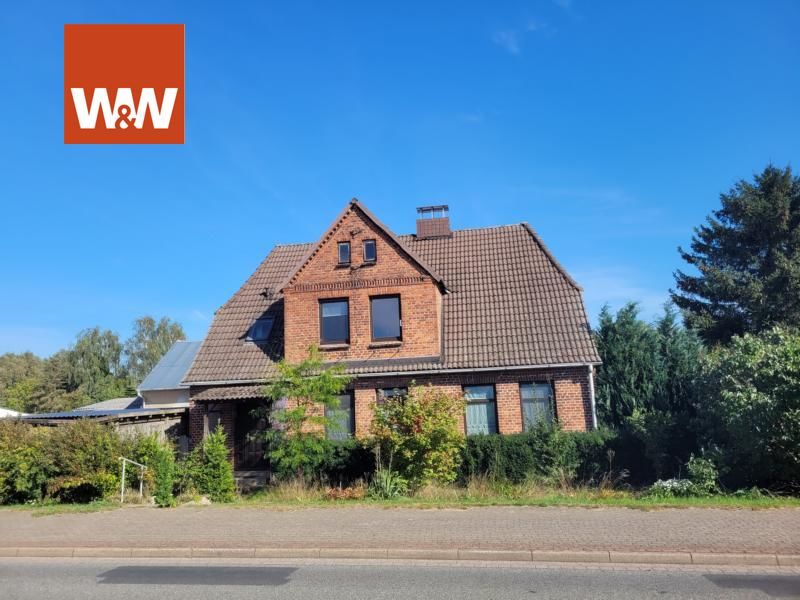 Immobilienangebot - Zölkow / Kladrum - Alle - Preiswertes Rotklinkerhaus mit Scheune auf großem Grundstück