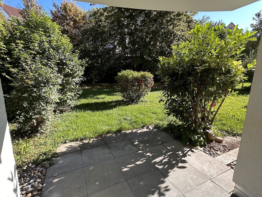 Immobilienangebot - Weinstadt / Endersbach - Alle - Top 3-Zimmer Wohnung im Erdgeschoss mit schönem Blick ins Grüne. Sofortiger Bezug möglich. Provisionsfrei!