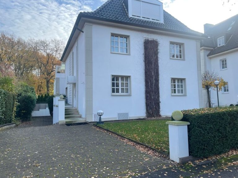 Immobilienangebot - Dortmund / Kirchhörde - Alle - Lebens (T) raum in sehr begehrter Lage in 
DO-Kirchhörde  Wohnung im DG mit großer Terrasse